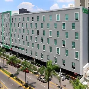 Wyndham Garden Guadalajara Acueducto Hotel